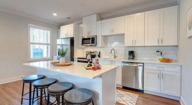 Коттедж Mesmerize Melrose - Mins to Broadway - 2 Bedrooms
