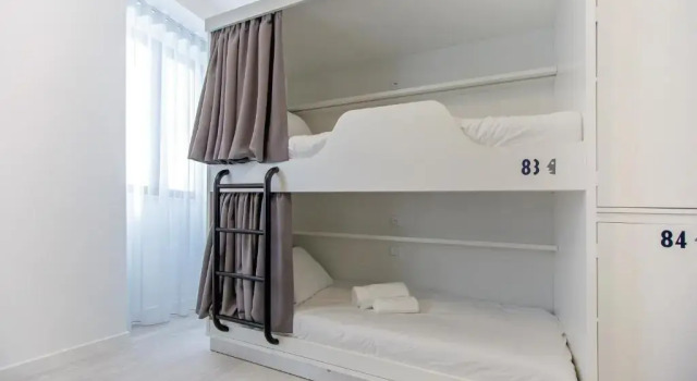 Musical Hostel, Prenota Ostello Albufeira Barlavento, vicino a Torre dell'Orologio