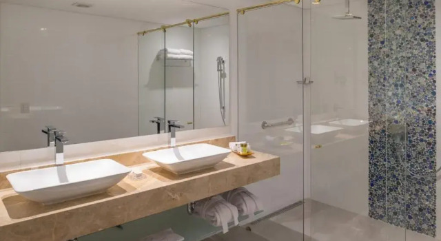 Четырёхместный номер Standard Hotel El Dorado Bogota