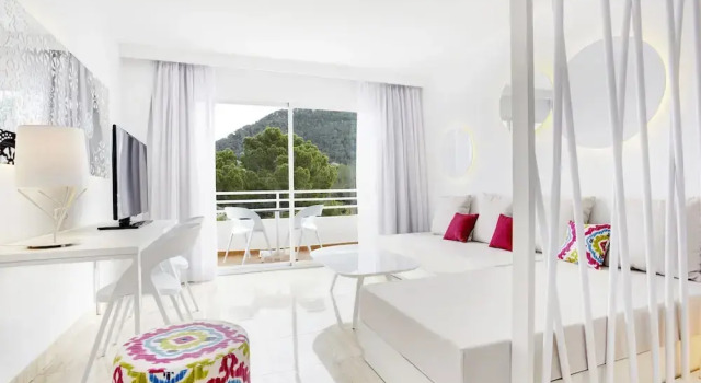 Полулюкс с балконом Grupotel Ibiza Beach Resort