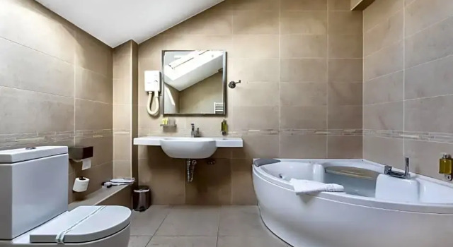 Полулюкс Alex&George Boutique Hotel