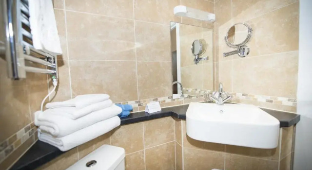 Двухместный номер Standard с видом на реку Columba Hotel Inverness by Compass Hospitality