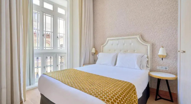 Люкс c 1 комнатой с балконом Tandem Soho Suites