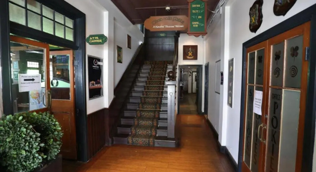 Кровать в общем номере O'Dowds Hotel Rockhampton