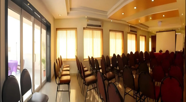 Hotel Juhu Plaza, Забронировать Отель Отели штата Махараштры 3 звезды, 3*