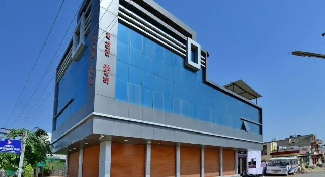 Primrose Residency by OYO Rooms, Забронировать Отель Нойда штат Уттар-Прадеш