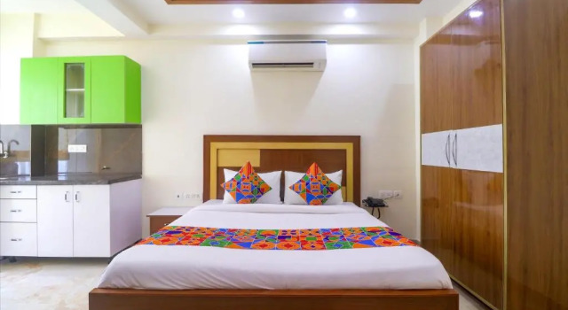 Номер Deluxe FabHotel Star Corporate Suite - Medicity Gurugram near Medanta Hospital