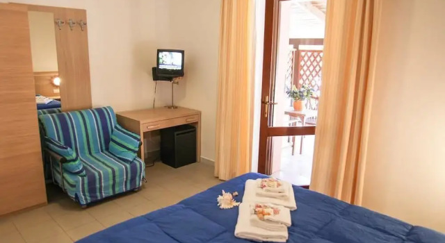 Трёхместный номер Standard Hotel Club Mezzaluna