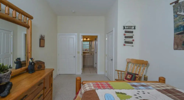 Four Seasons 4 Bedroom Apartment, Buchen Sie Ferienwohnung Hotels in Maryland mit Parkplatz, Parkplätze