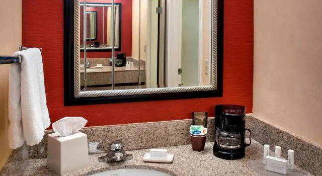 Четырёхместный номер Standard Courtyard by Marriott Mt. Laurel