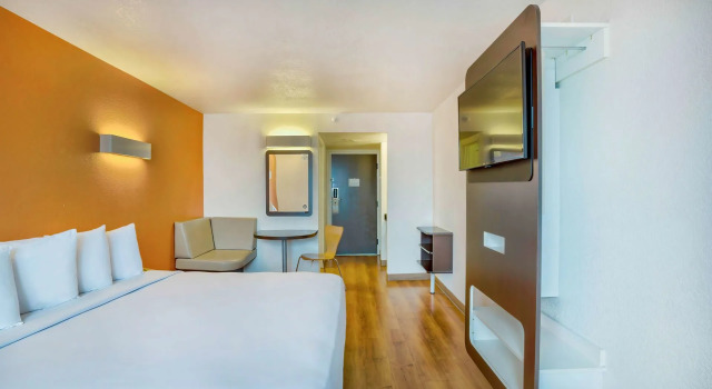 Suites Los Angeles CA Los Angeles LAX, Забронировать Мини-отель Отели Инглвуд с бассейном, Бассейн