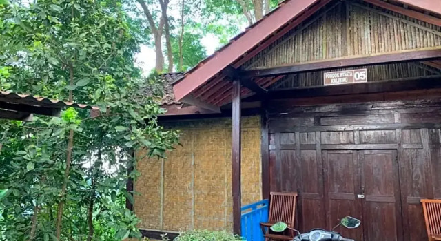 Pondok Wisata Kalibiru by ZUZU, Book Hotel Sedayu 