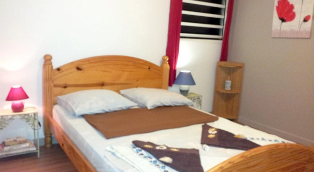 Studio in St-benoit, With Wonderful Mountain View, Pool Access, Enclos, Book Lejlighed Hoteller i Saint-Benoit med pool, Swimmingpool