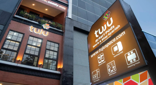 Tuju Arteri Pods, Book Hotel Jakarta Jakarta Province