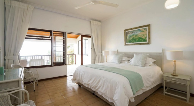 Nomax Beach House, Забронировать Отель Отели Умхлали с бассейном, Бассейн
