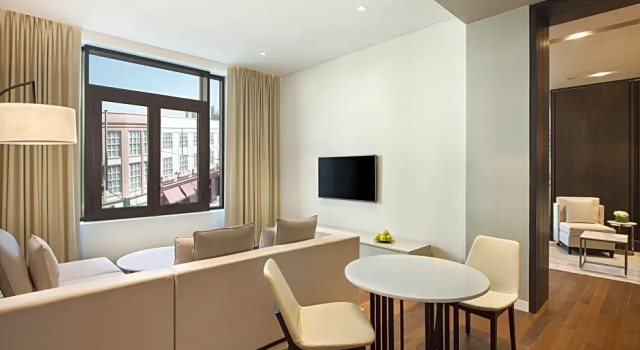 Двухместный полулюкс La Ville Hotel & Suites CITY WALK Dubai, Autograph Collection