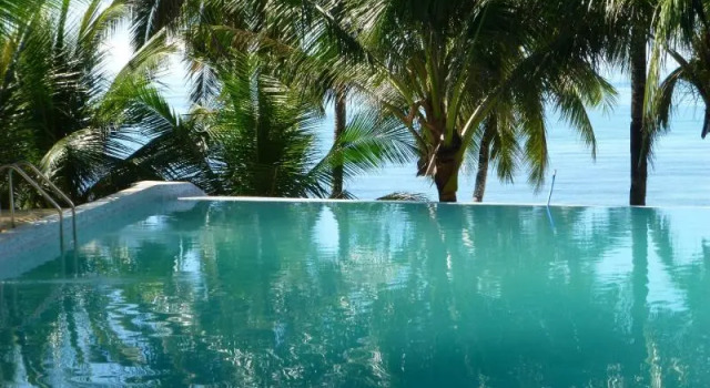 RedDoorz Premium @ Flower Beach Anda
