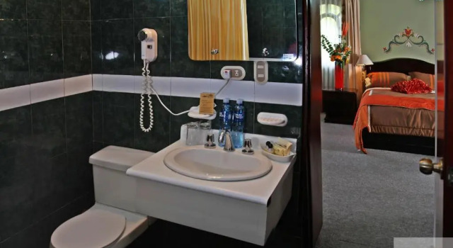 Standard Triple room Hosteria Duran
