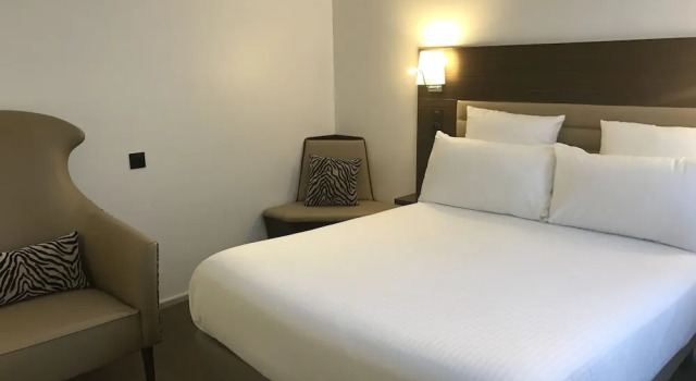 Двухместный номер Superior с балконом Hôtel & Appartements Monsigny