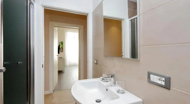 Vatican Museum Bright Apartment up to 9 people, Забронировать Апартаменты/квартира Отели Рима с парковкой, рядом с Собор Святого Петра, Парковка
