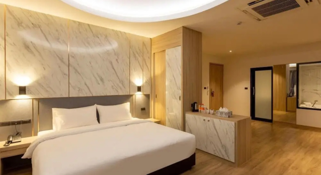 Номер Presidential с балконом Heaven Hotel Chachoengsao