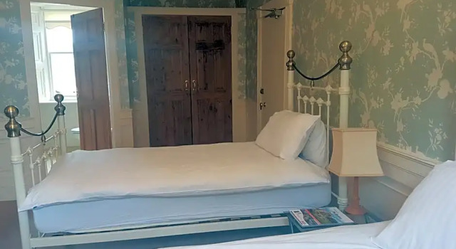 Plough Hotel, Забронировать Отель Отели Шотландских границ с парковкой, Парковка