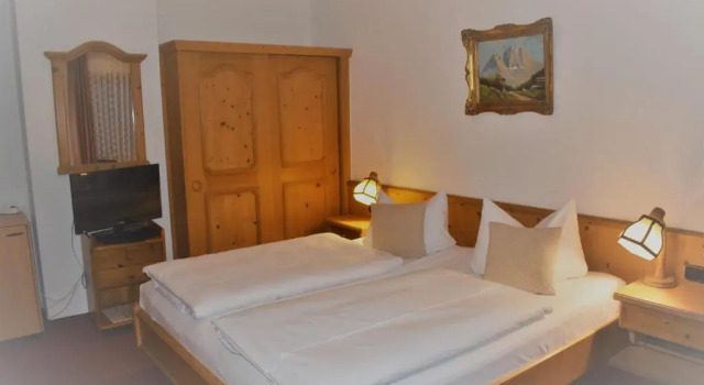 Hotel Pension Lindenhof, Забронировать Отель Отели Прин-ам-Кимзе с парковкой, Парковка