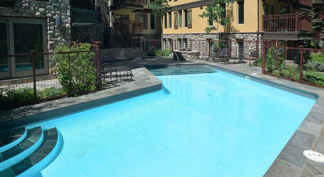 Номер Standard с балконом Village Center Condo 4J
