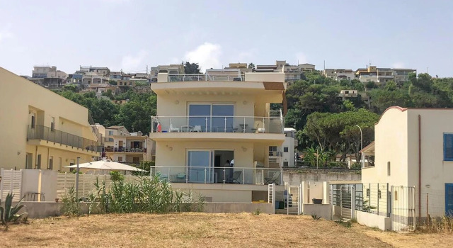 Beautiful Apartment in Alcamo With Wifi and 2 Bedrooms, Book Apartment Hotels in Sicily with Parking, Parking