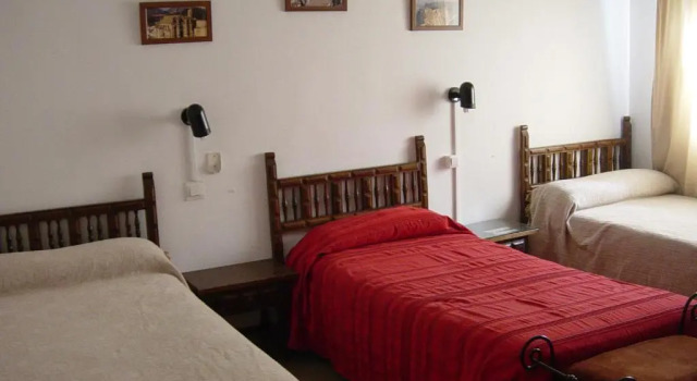 Четырёхместный номер Hostal Colon Antequera