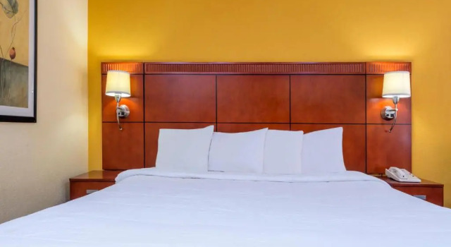 Номер Standard Days Inn by Wyndham Knoxville East