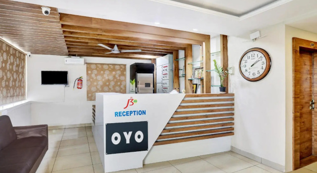 Vasishtha Grand by OYO Rooms
