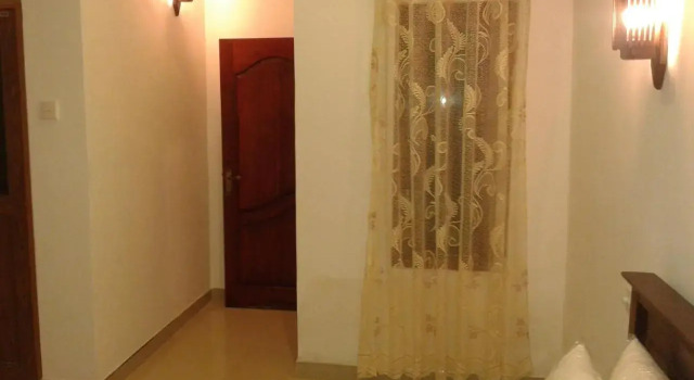Kaween Homestay, Book Hotel Billige hoteller i Pelena