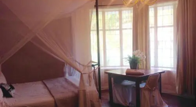 The Castle Lodge, Book Hotel Hoteller i Copperbelt Province med pool, Swimmingpool