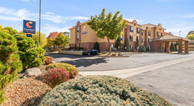 Comfort Suites Lakewood - Denver