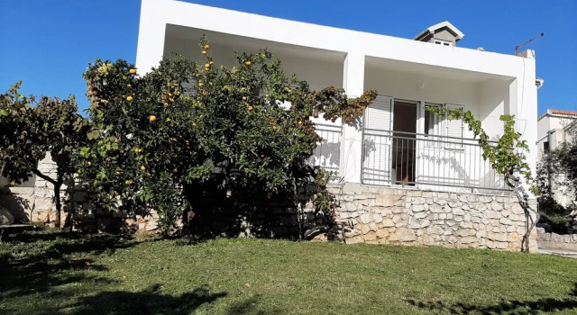Spacious Apartment w. Balcony, big Garden & Grill