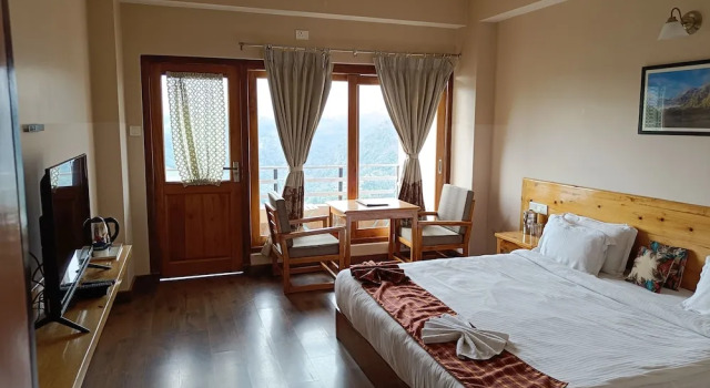 Deluxe chambre avec balcon et Avec vue Hotel 100 Petals - Gangtok 12 mins from MG Marg