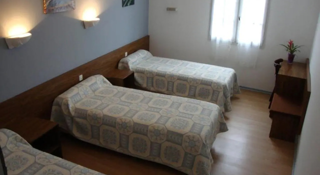 Трёхместный номер Standard Hôtel Au Petit Languedoc