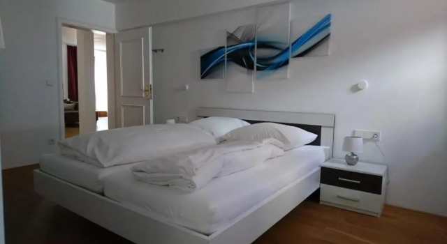 Апартаменты KMH Apartment