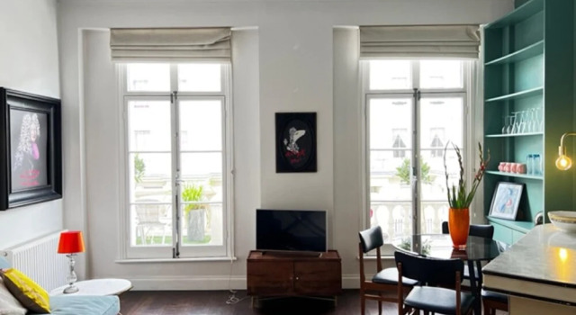 Stylish Central London Balcony Apartment