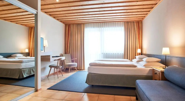 Hotel Edelweiss, Rezerwuj Hotel Hotele w Tyrol z parkingiem, Parking
