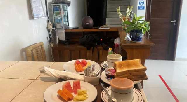Кровать в общем номере Suwardika Homestay & Dormitory