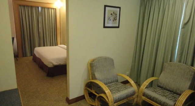 Полулюкс The Pavilion Hotel