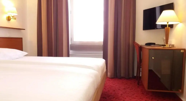 Двухместный номер Deluxe с балконом Hôtel Astoria