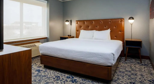Четырёхместный люкс Four Points by Sheraton Louisville Airport