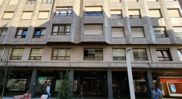 Amplio y Elegante en Las Arenas, Book Hotel Getxo 