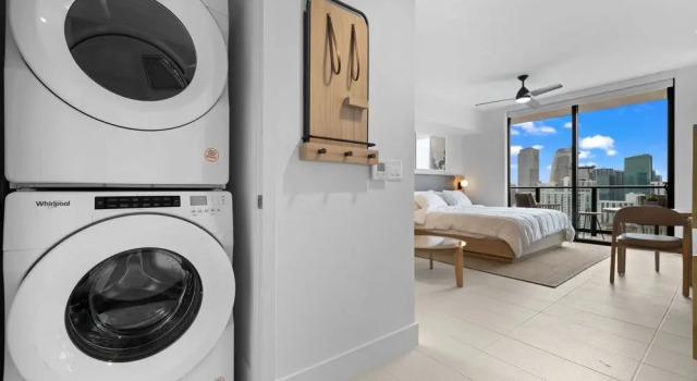 Люкс Deluxe Elegant Studio with Panoramic City Views