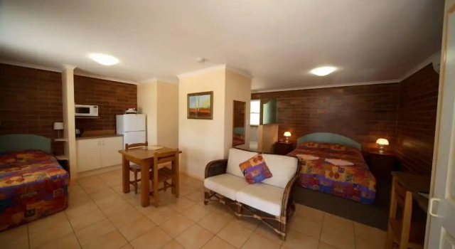 Rubyvale Motel & Holiday Units, Book Motel Rubyvale Queensland