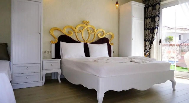 Трёхместный номер Standard с видом на бассейн Grand Alaçatı Butik Hotel
