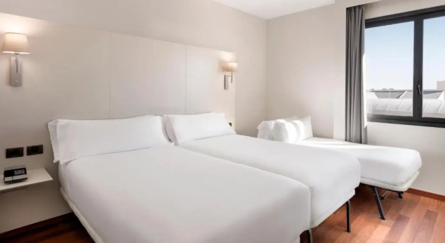 Трёхместный номер Standard B&B HOTEL Elche
